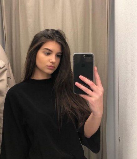 <em>Andrea 24 años</em>